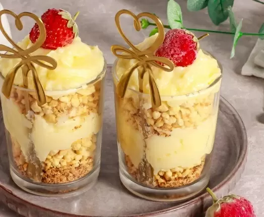 Легкий десерт "Наполеон" в стакане — нежный вкус без лишних хлопот