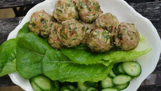 Нежные фрикадельки из индейки с кабачками: простое и полезное угощение