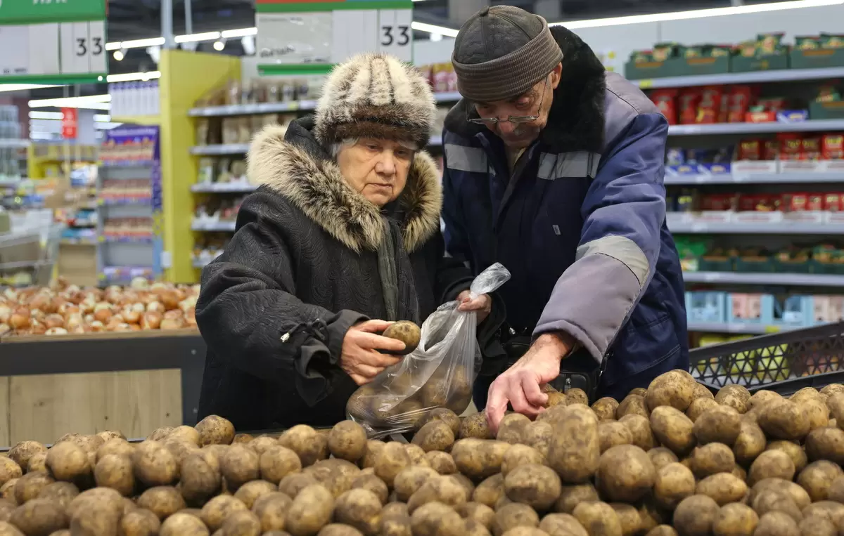 Рост цены на селедку под шубой за год ощутим для домашнего стола