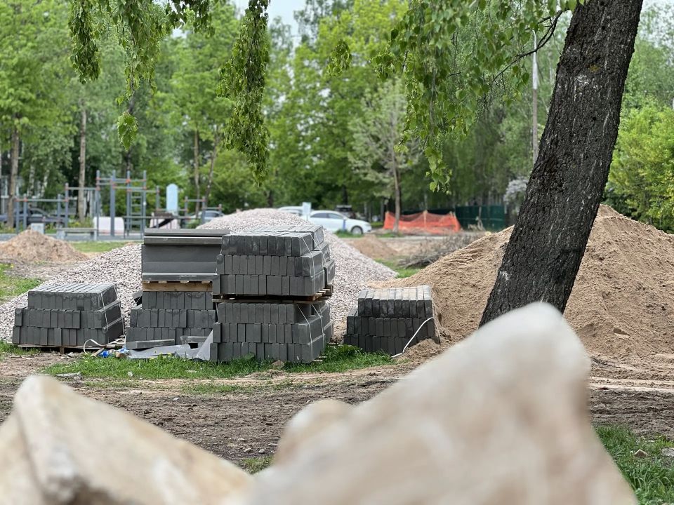 Елкин Борис: Следим за ходом благоустройства общественной территории между домами № 12, № 14 и № 16 на улице Звёздной и домом № 13 на Сиреневом бульваре Елкин Борис: Следим за ходом благоустройства общественной территории между домами № 12, № 14 и № 16 на улице Звёздной и домом № 13 на Сиреневом бульваре