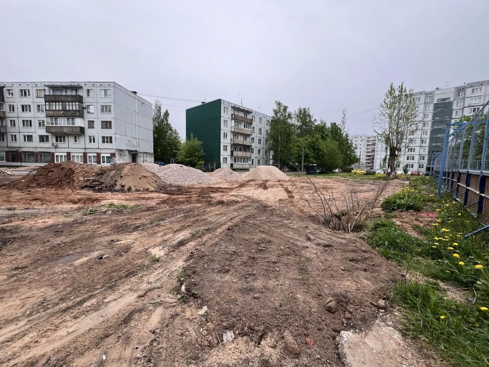 Елкин Борис: Следим за ходом благоустройства общественной территории между домами № 12, № 14 и № 16 на улице Звёздной и домом № 13 на Сиреневом бульваре Елкин Борис: Следим за ходом благоустройства общественной территории между домами № 12, № 14 и № 16 на улице Звёздной и домом № 13 на Сиреневом бульваре