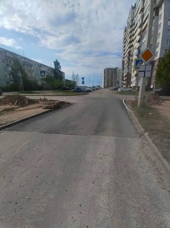 Елкин Борис: Работы по восстановлению изношенных слоев асфальта в нашем городе продолжаются полным ходом Елкин Борис: Работы по восстановлению изношенных слоев асфальта в нашем городе продолжаются полным ходом