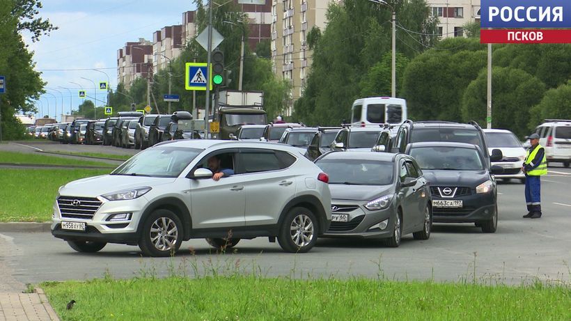 Введение раздельной заправки по четным/нечетным номерам прорабатывается, но льготные очереди создавать не будут, рассказал губернатор