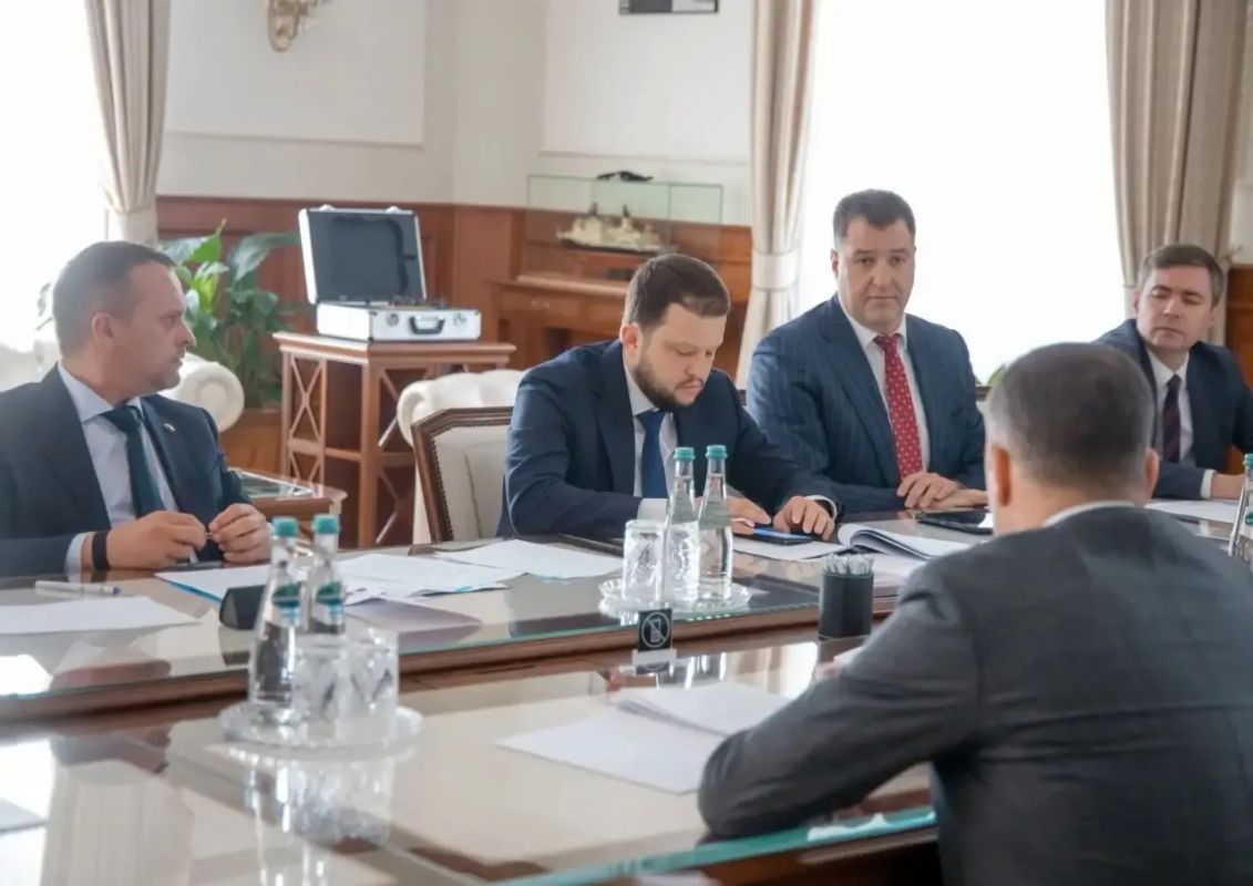 Михаил Ведерников: С Министром транспорта РФ Андреем НИКИТИНЫМ обсудили развитие инфраструктуры Псковской области Михаил Ведерников: С Министром транспорта РФ Андреем НИКИТИНЫМ обсудили развитие инфраструктуры Псковской области