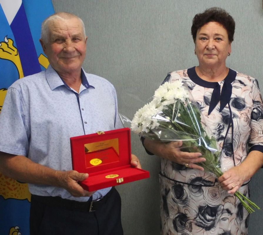 Золотая свадьба в Порхове: Григорьевы отметили 50 лет совместной жизни Золотая свадьба в Порхове: Григорьевы отметили 50 лет совместной жизни