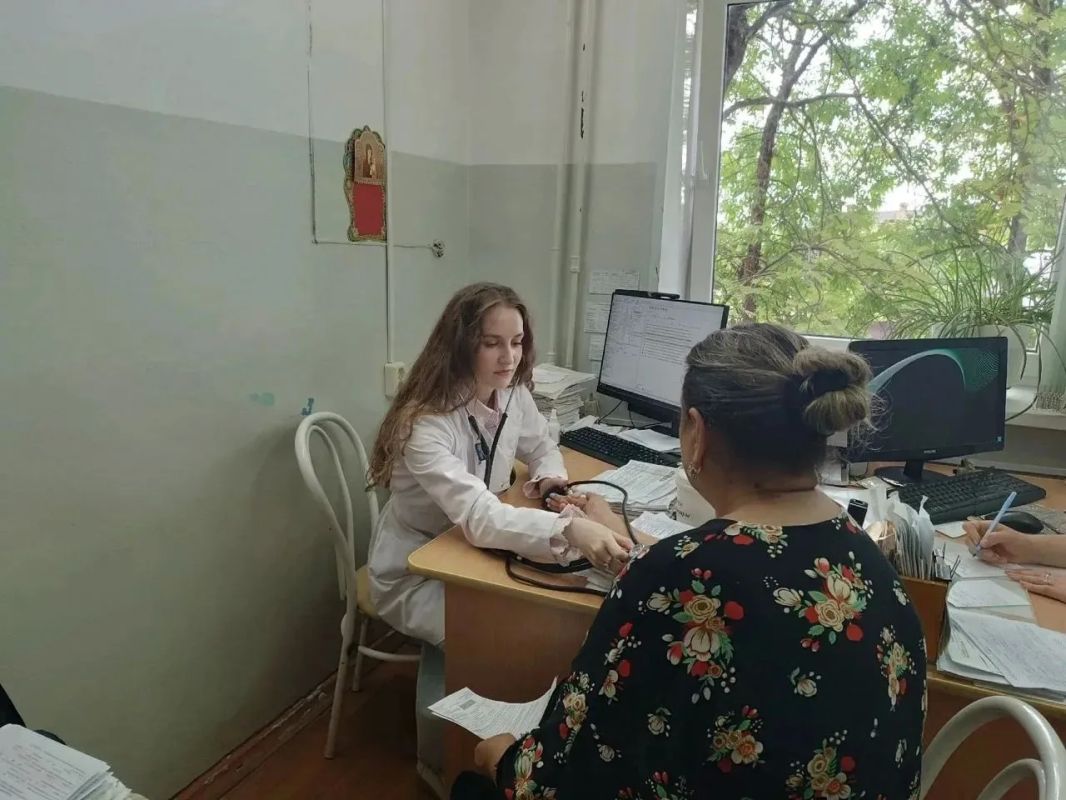 В медицинских учреждениях Псковской области начали работу врачи-стажеры В медицинских учреждениях Псковской области начали работу врачи-стажеры