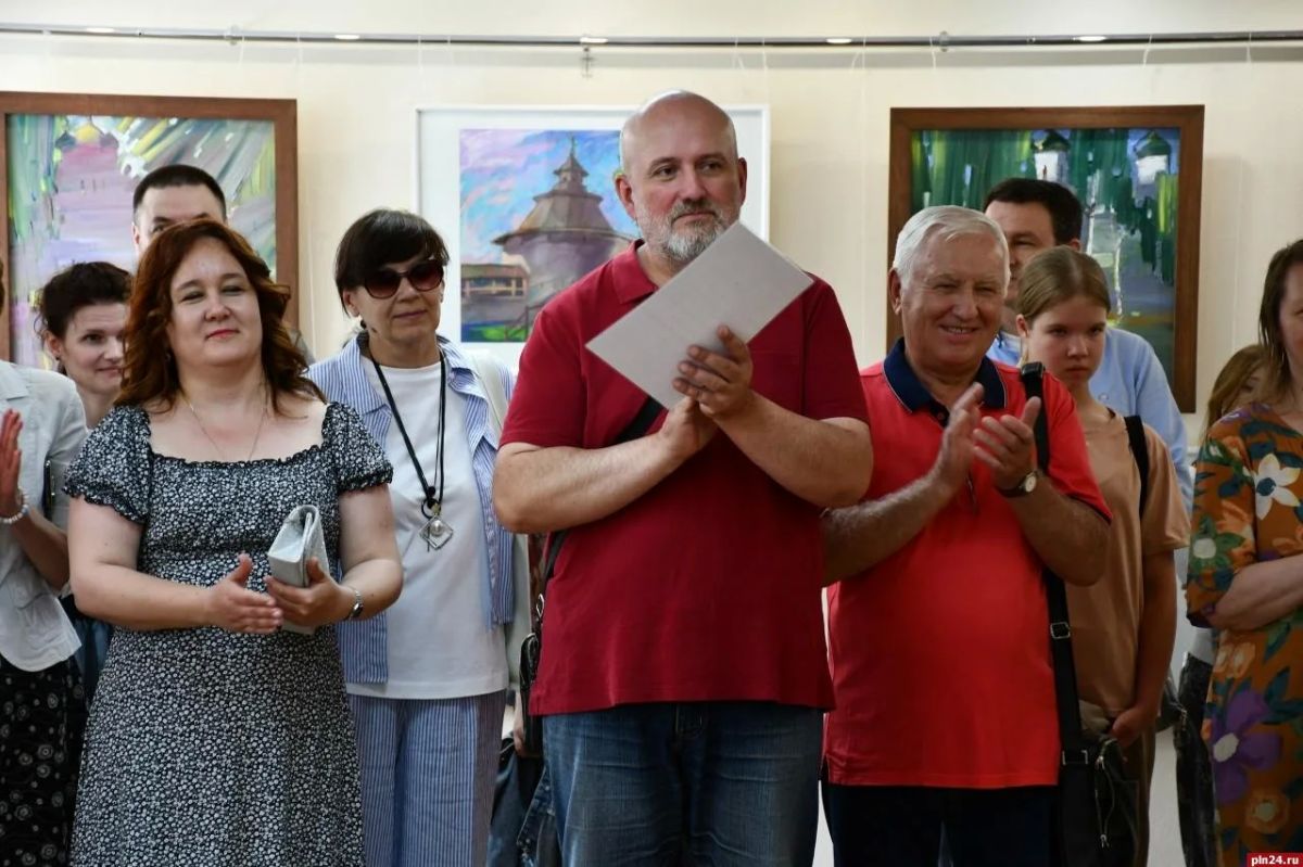 Открылась выставка по итогам XVII Международного пленэра «Псков приглашает друзей-2026» Открылась выставка по итогам XVII Международного пленэра «Псков приглашает друзей-2026»