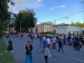 Обстановка около стадиона "Машиностроитель" перед концертом группы "Ленинград"