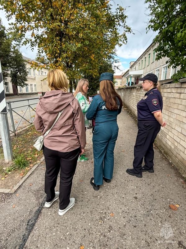 #Профилактика. Сегодня старшим инспектором ОНД и ПР по Опочецкому, Красногородскому и Себежскому районам совместно с социальным педагогом ГКУСО ПО «Центр социального обслуживания Опочецкого района», с сотрудником МО МВД... #Профилактика. Сегодня старшим инспектором ОНД и ПР по Опочецкому, Красногородскому и Себежскому районам совместно с социальным педагогом ГКУСО ПО «Центр социального обслуживания Опочецкого района», с сотрудником МО МВД...