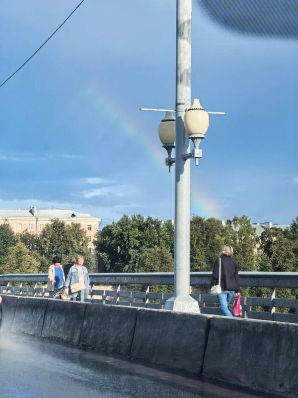 Первая осенняя радуга в Пскове Первая осенняя радуга в Пскове