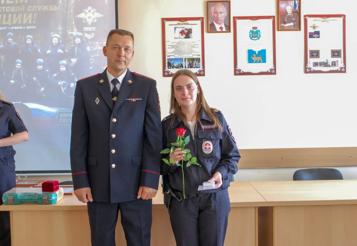 В честь профессионального праздника награждена группа сотрудников ППСП В честь профессионального праздника награждена группа сотрудников ППСП