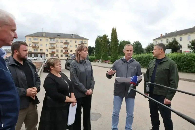 Губернатор Михаил Ведерников в Невеле оценил работы по масштабному благоустройству исторической части города Губернатор Михаил Ведерников в Невеле оценил работы по масштабному благоустройству исторической части города