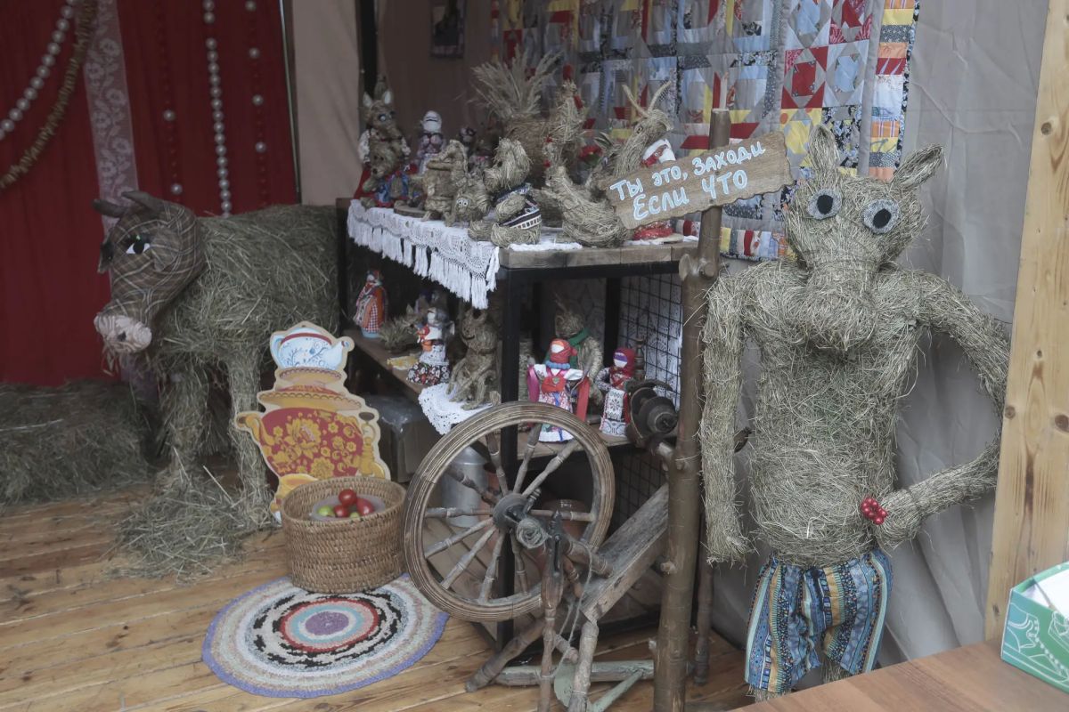 Тысячи гостей посетили выставку-ярмарку «Россия начинается здесь», которая работала в Финском парке Пскова на протяжении всей прошлой недели Тысячи гостей посетили выставку-ярмарку «Россия начинается здесь», которая работала в Финском парке Пскова на протяжении всей прошлой недели