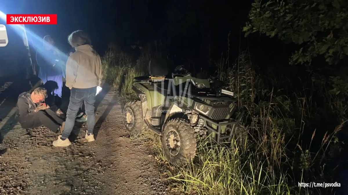 В Великолукском районе, в СНТ «Луковец-1», водитель квадроцикла, мужчина 1977 года рождения, по предварительным данным, находившийся в состоянии алкогольного опьянения, допустил опрокидывание транспортного средства В Великолукском районе, в СНТ «Луковец-1», водитель квадроцикла, мужчина 1977 года рождения, по предварительным данным, находившийся в состоянии алкогольного опьянения, допустил опрокидывание транспортного средства