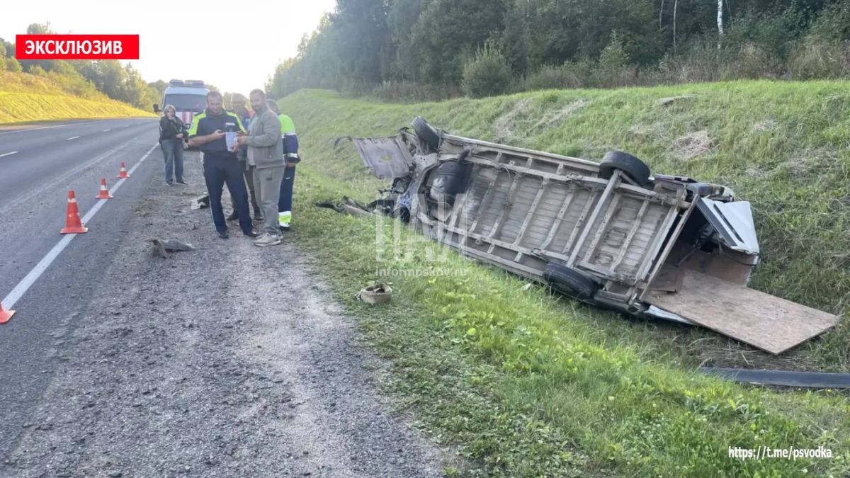В Великолукском районе, на 427-м километре трассы М-9 «Балтия», водитель автомобиля Renault Boxer, мужчина 2006 года рождения, не справился с управлением и вылетел в кювет В Великолукском районе, на 427-м километре трассы М-9 «Балтия», водитель автомобиля Renault Boxer, мужчина 2006 года рождения, не справился с управлением и вылетел в кювет