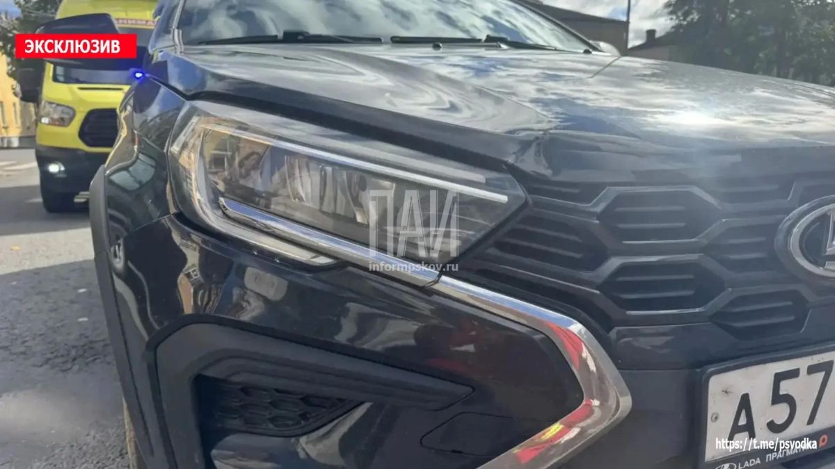 В Пскове автомобиль сбил неспешившегося велосипедиста на пешеходном переходе В Пскове автомобиль сбил неспешившегося велосипедиста на пешеходном переходе