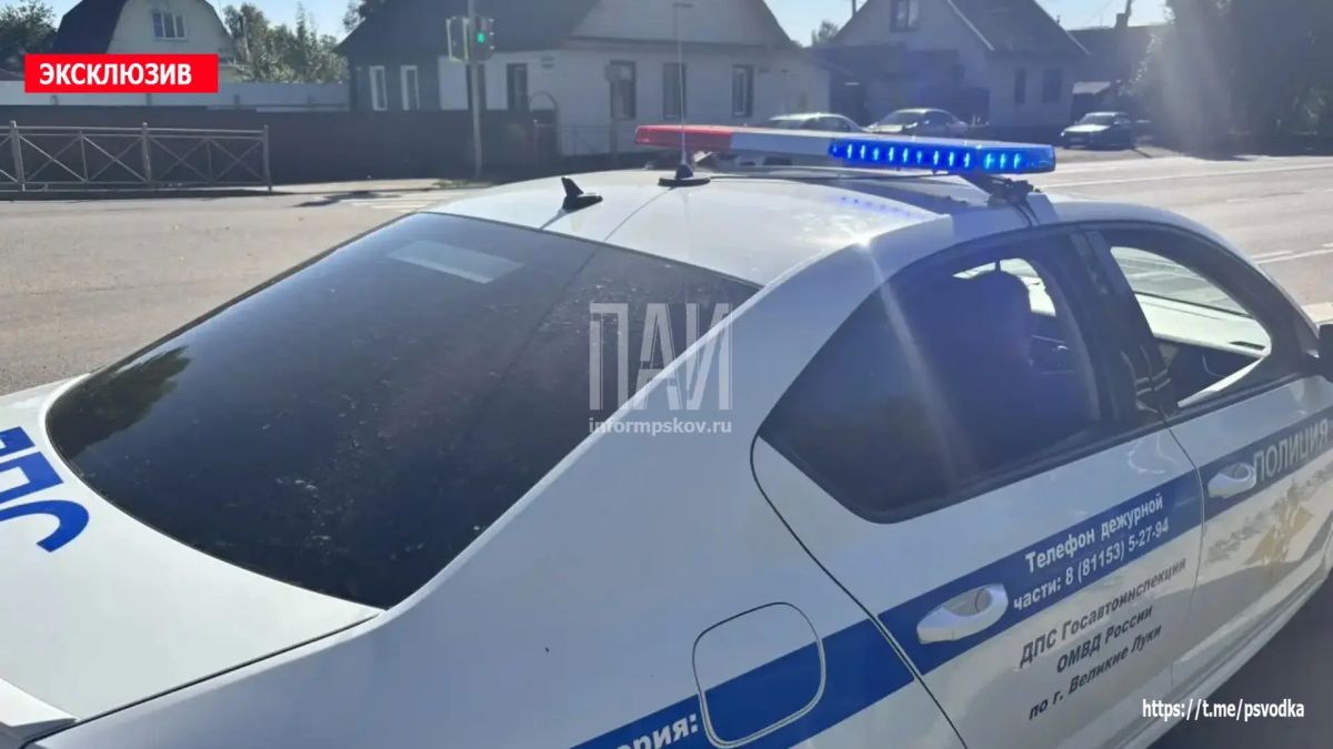 В Великих Луках, на улице Силина у дома 16, произошло столкновение автомобилей Opel и «Нива» В Великих Луках, на улице Силина у дома 16, произошло столкновение автомобилей Opel и «Нива»