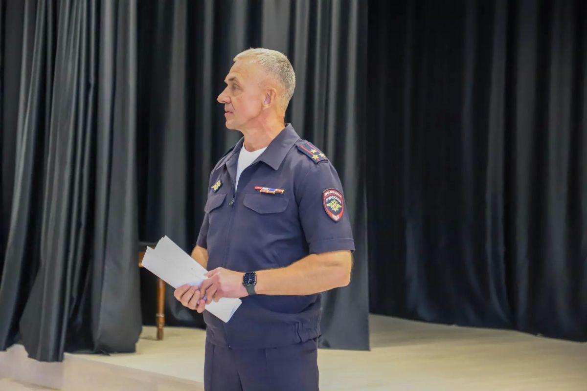 Полицейские провели встречу со студентами Псковского кооперативного техникума Полицейские провели встречу со студентами Псковского кооперативного техникума