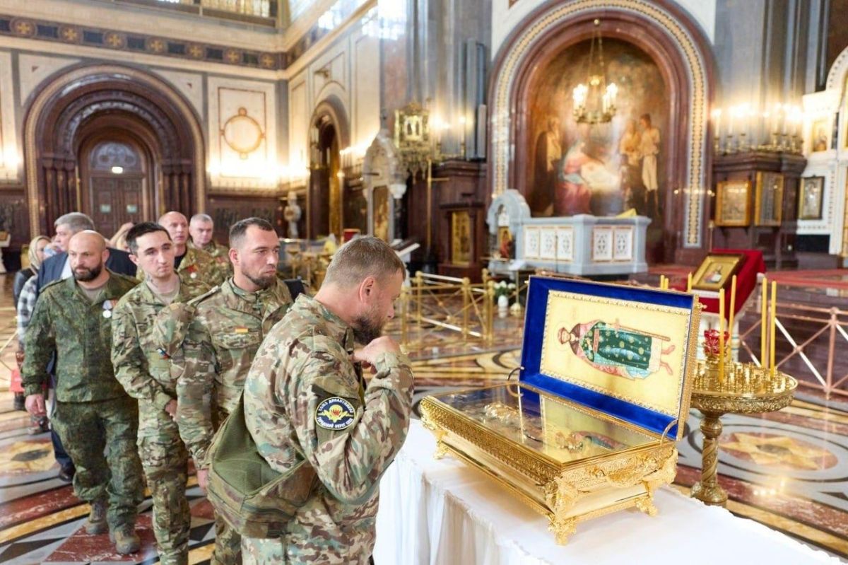 Ветераны СВО помолились у мощей Дмитрия Донского – покровителя русского воинства Ветераны СВО помолились у мощей Дмитрия Донского – покровителя русского воинства
