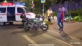 В Пскове, на Красноармейской набережной у дома 23б, произошло попутное столкновение двух мотоциклистов