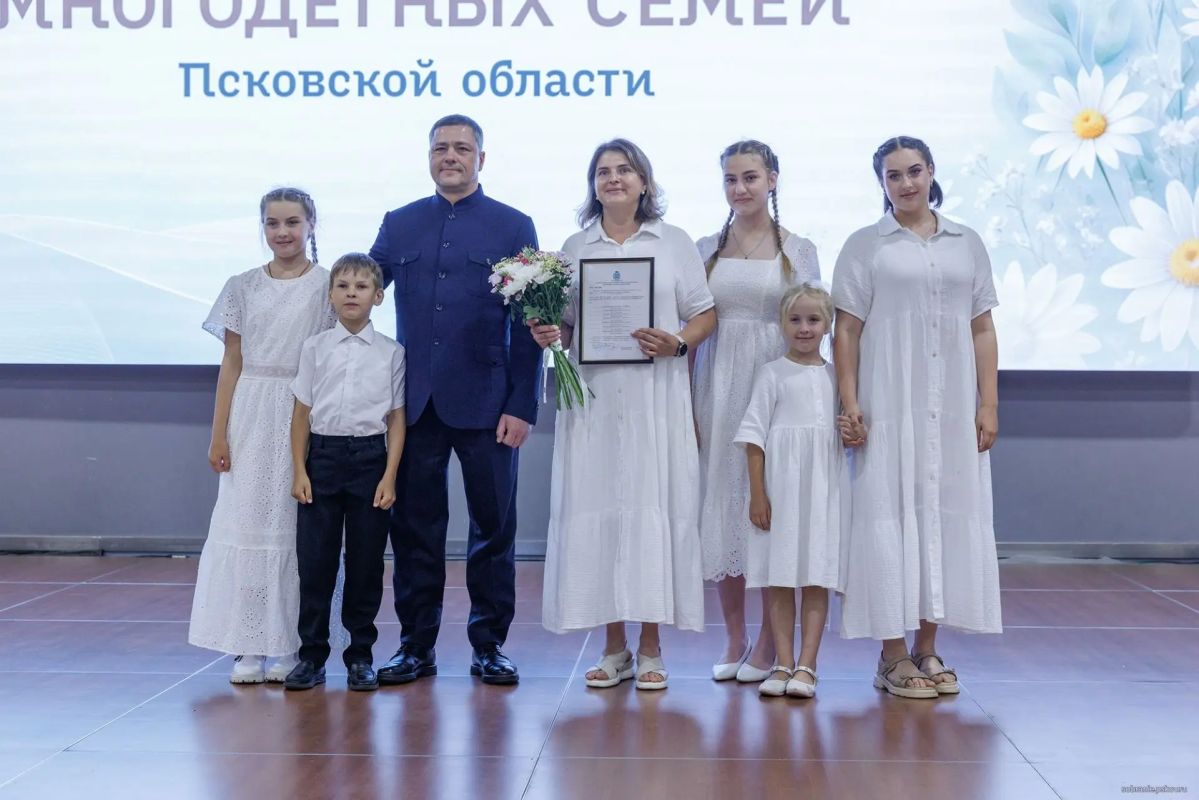Александр Котов: Депутатам Заксобрания крайне важно, что губернатор всегда нацелен на конструктивное взаимодействие Александр Котов: Депутатам Заксобрания крайне важно, что губернатор всегда нацелен на конструктивное взаимодействие