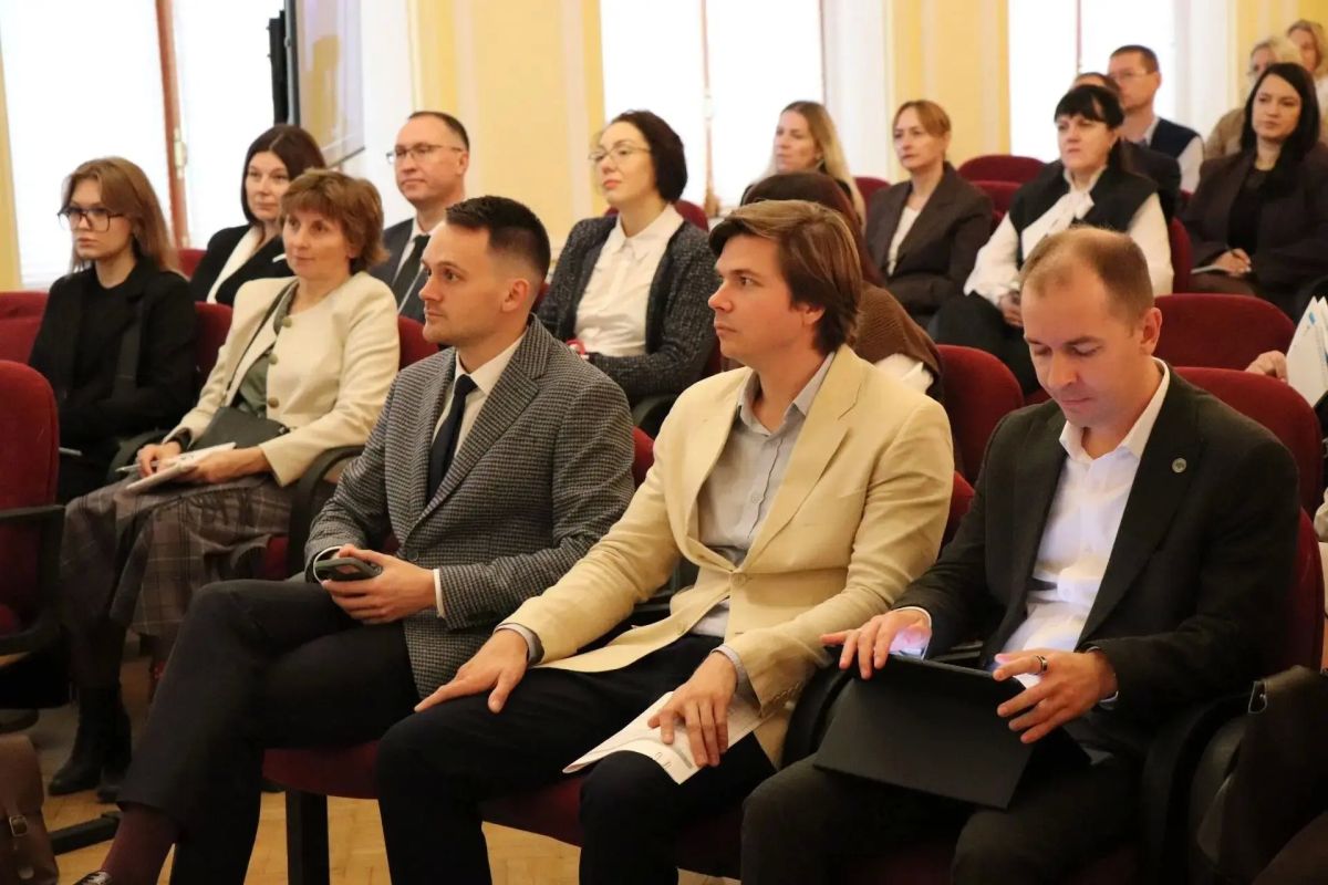 17 сентября руководитель Управления Федерального казначейства по Псковской области Дмитрий Губин и сотрудники УФК приняли участие в обучающем мероприятии Банка России под председательством заместителя начальника... 17 сентября руководитель Управления Федерального казначейства по Псковской области Дмитрий Губин и сотрудники УФК приняли участие в обучающем мероприятии Банка России под председательством заместителя начальника...