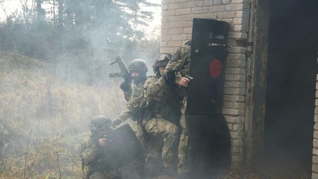 Поздравляем псковский ОМОН «Кром» Росгвардии с 34-й годовщиной со дня формирования отряда! Поздравляем псковский ОМОН «Кром» Росгвардии с 34-й годовщиной со дня формирования отряда!