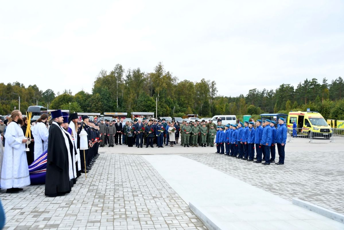 Руководство и сотрудники УФСИН почтили память псковичей, погибших при защите Отечества Руководство и сотрудники УФСИН почтили память псковичей, погибших при защите Отечества