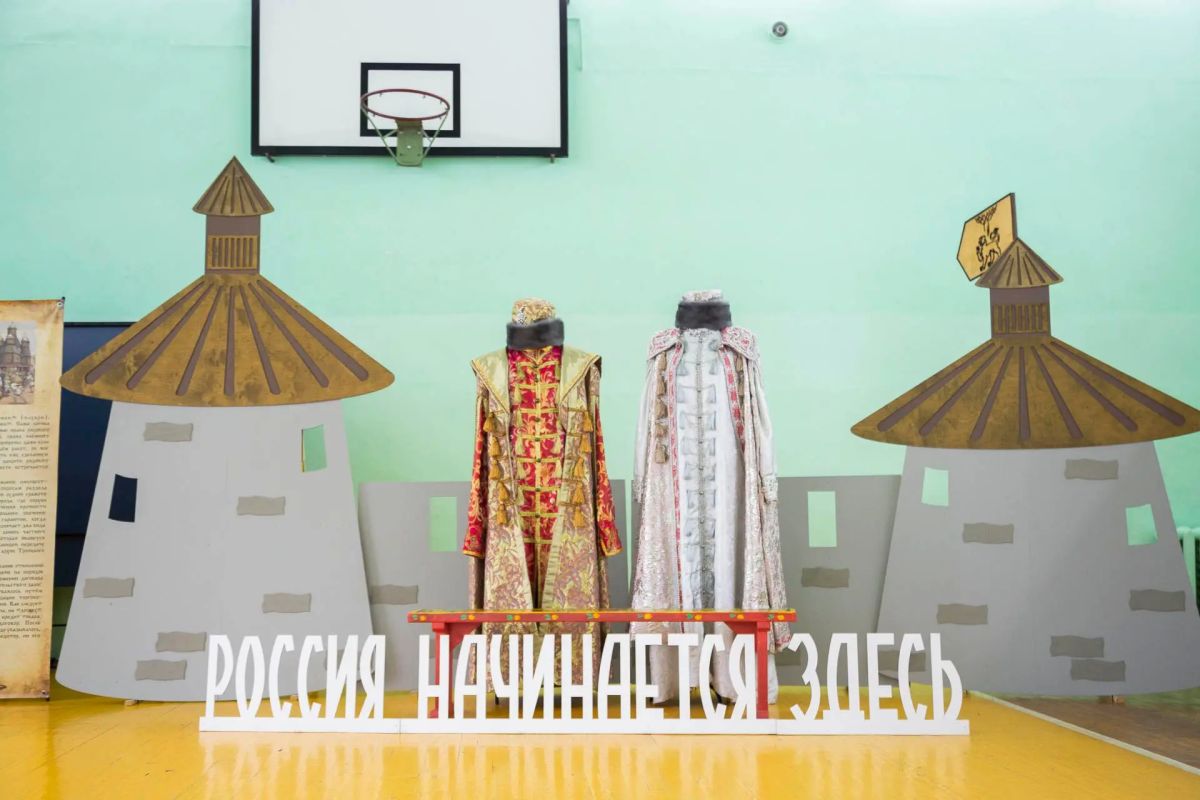В Пскове открылся избирательный участок в стиле Псковского веча В Пскове открылся избирательный участок в стиле Псковского веча