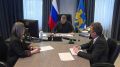 О результатах работы над обликом наших городов и посёлков, о приведении вывесок к единому дизайн-коду доложили начальник Управления муниципального развития Елена Тимашова и главный архитектор области Евгений Шапкин