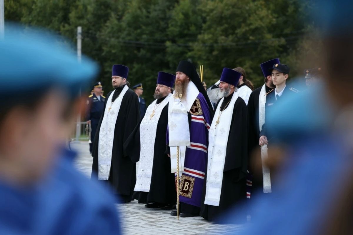 У нового мемориального комплекса защитникам Отечества на кладбище «Белый Мох» состоялось торжественно-памятное мероприятие У нового мемориального комплекса защитникам Отечества на кладбище «Белый Мох» состоялось торжественно-памятное мероприятие