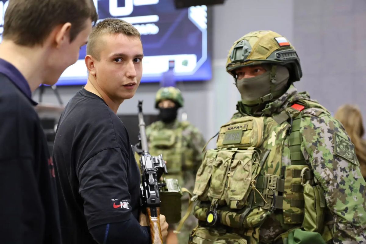 В Пскове стартовал военно-патриотический молодежный фестиваль «Защитники будущего» В Пскове стартовал военно-патриотический молодежный фестиваль «Защитники будущего»