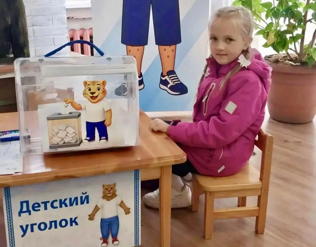 Музыка, медицина и гражданский долг: как проходит второй день выборов в Псковском районе Музыка, медицина и гражданский долг: как проходит второй день выборов в Псковском районе