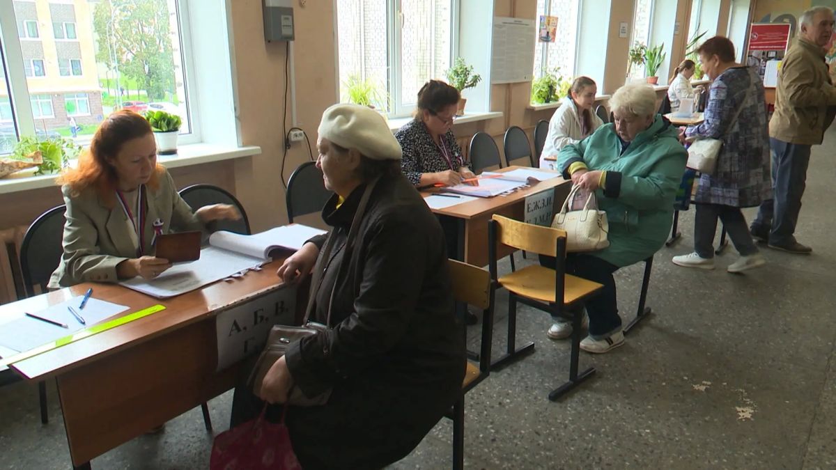 Явка на 12 часов второго дня голосования составила 18%