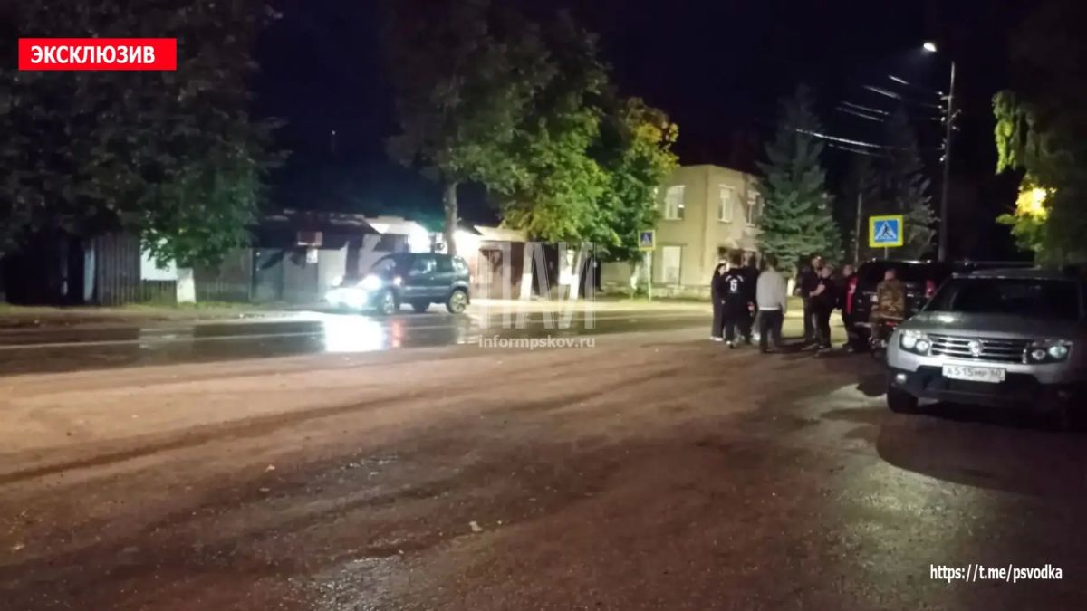 В Красногороде, на улице Советской у дома 18, неустановленный водитель автомобиля совершил наезд на мужчину 1971 года рождения В Красногороде, на улице Советской у дома 18, неустановленный водитель автомобиля совершил наезд на мужчину 1971 года рождения