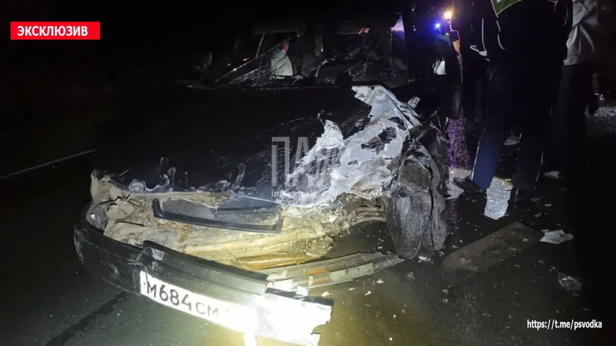 В Бежаницком районе, в деревне Иваново, столкнулись автомобили Renault Scenic и ВАЗ-2110 В Бежаницком районе, в деревне Иваново, столкнулись автомобили Renault Scenic и ВАЗ-2110