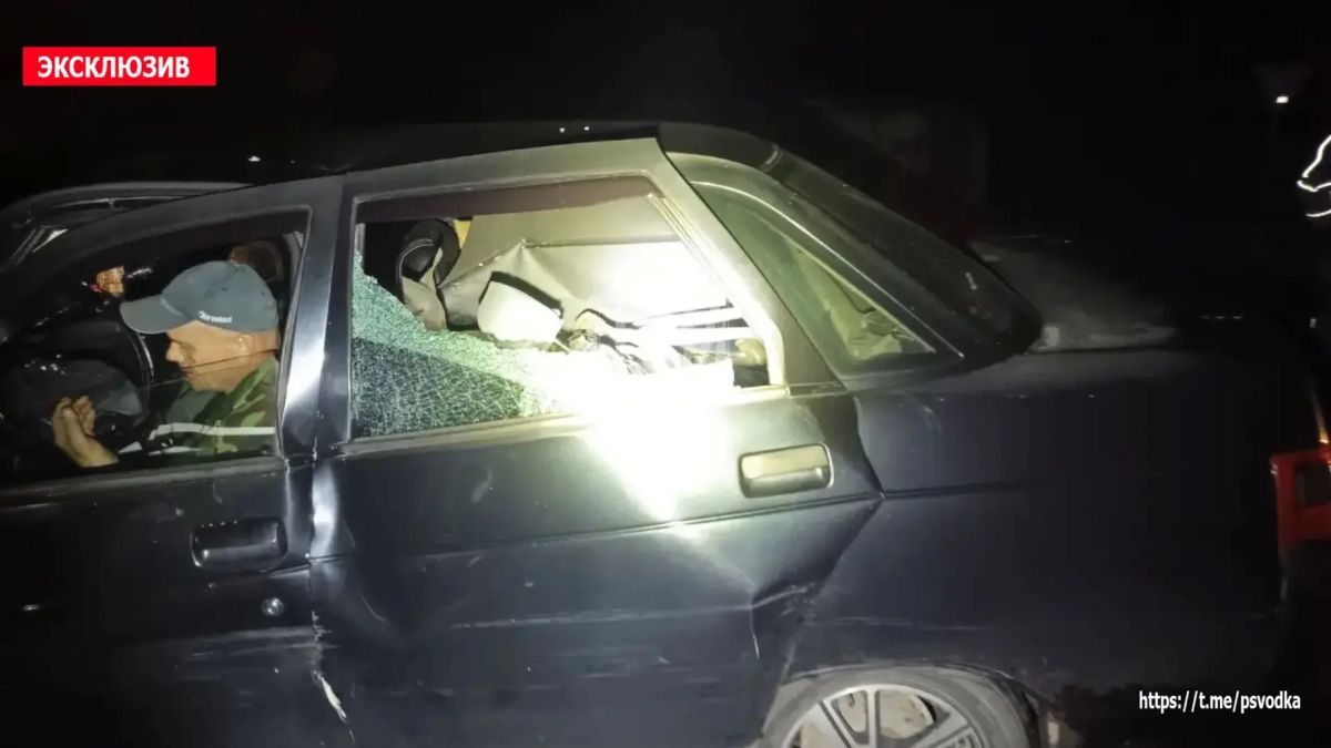 В Бежаницком районе, в деревне Иваново, столкнулись автомобили Renault Scenic и ВАЗ-2110 В Бежаницком районе, в деревне Иваново, столкнулись автомобили Renault Scenic и ВАЗ-2110