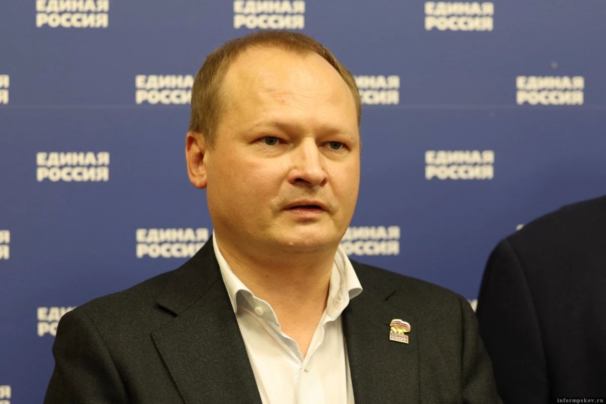 Все пункты Народной программы «Единой России» будут реализованы в Псковской области, заявил депутат Псковской городской Думы Антон Мороз