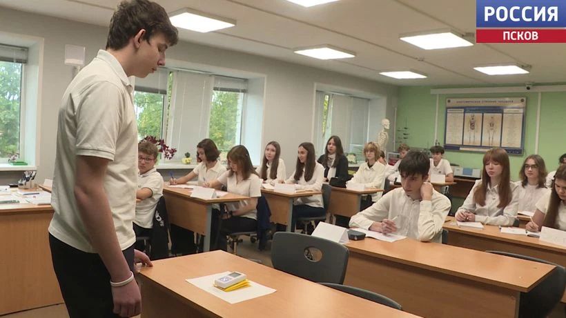 Более 100 школьников участвуют в смене "Коды Курчатова" в Пскове Более 100 школьников участвуют в смене "Коды Курчатова" в Пскове