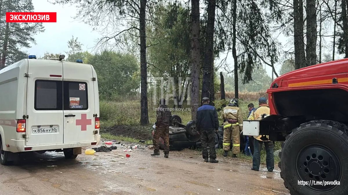 В Пустошкинском районе, за деревней Копылок, водитель автомобиля ВАЗ-2115 не справился с управлением и допустил опрокидывание В Пустошкинском районе, за деревней Копылок, водитель автомобиля ВАЗ-2115 не справился с управлением и допустил опрокидывание
