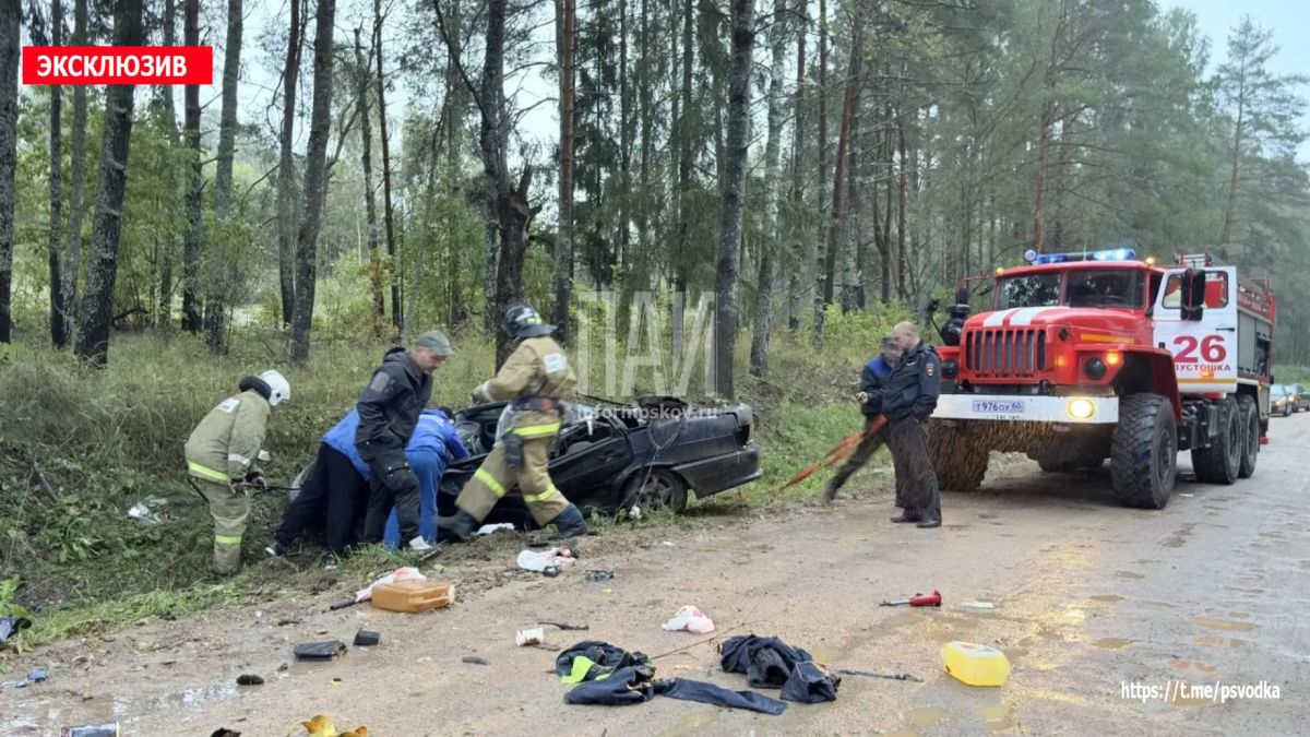 В Пустошкинском районе, за деревней Копылок, водитель автомобиля ВАЗ-2115 не справился с управлением и допустил опрокидывание В Пустошкинском районе, за деревней Копылок, водитель автомобиля ВАЗ-2115 не справился с управлением и допустил опрокидывание