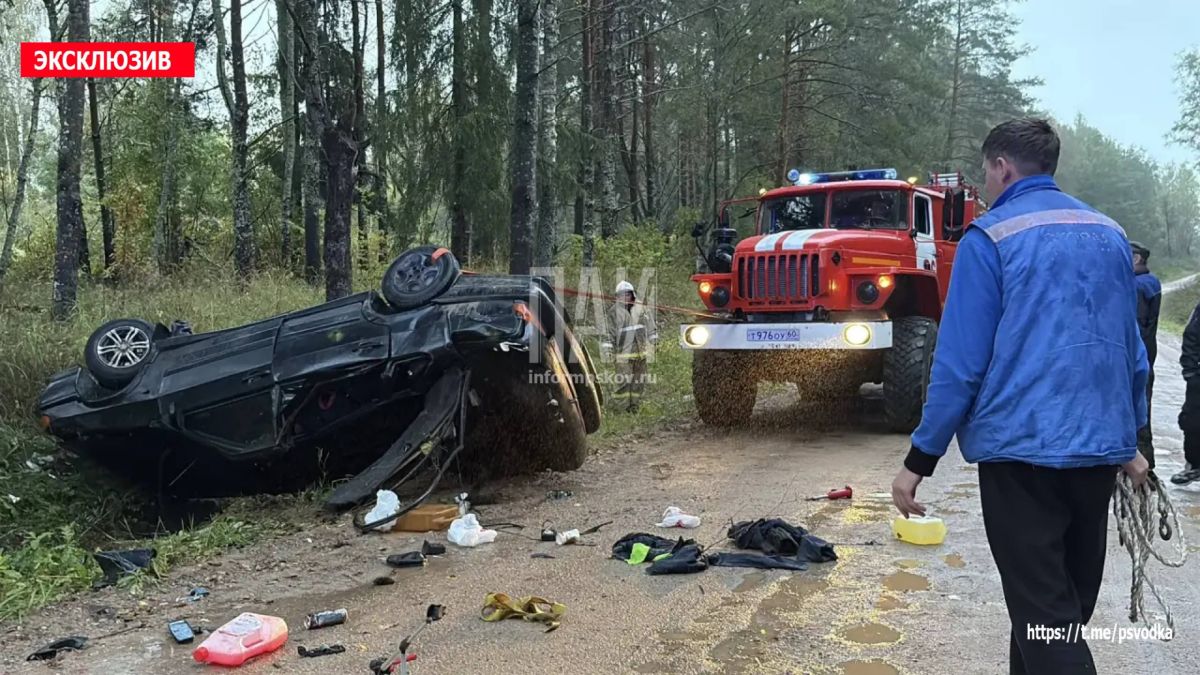 В Пустошкинском районе, за деревней Копылок, водитель автомобиля ВАЗ-2115 не справился с управлением и допустил опрокидывание В Пустошкинском районе, за деревней Копылок, водитель автомобиля ВАЗ-2115 не справился с управлением и допустил опрокидывание