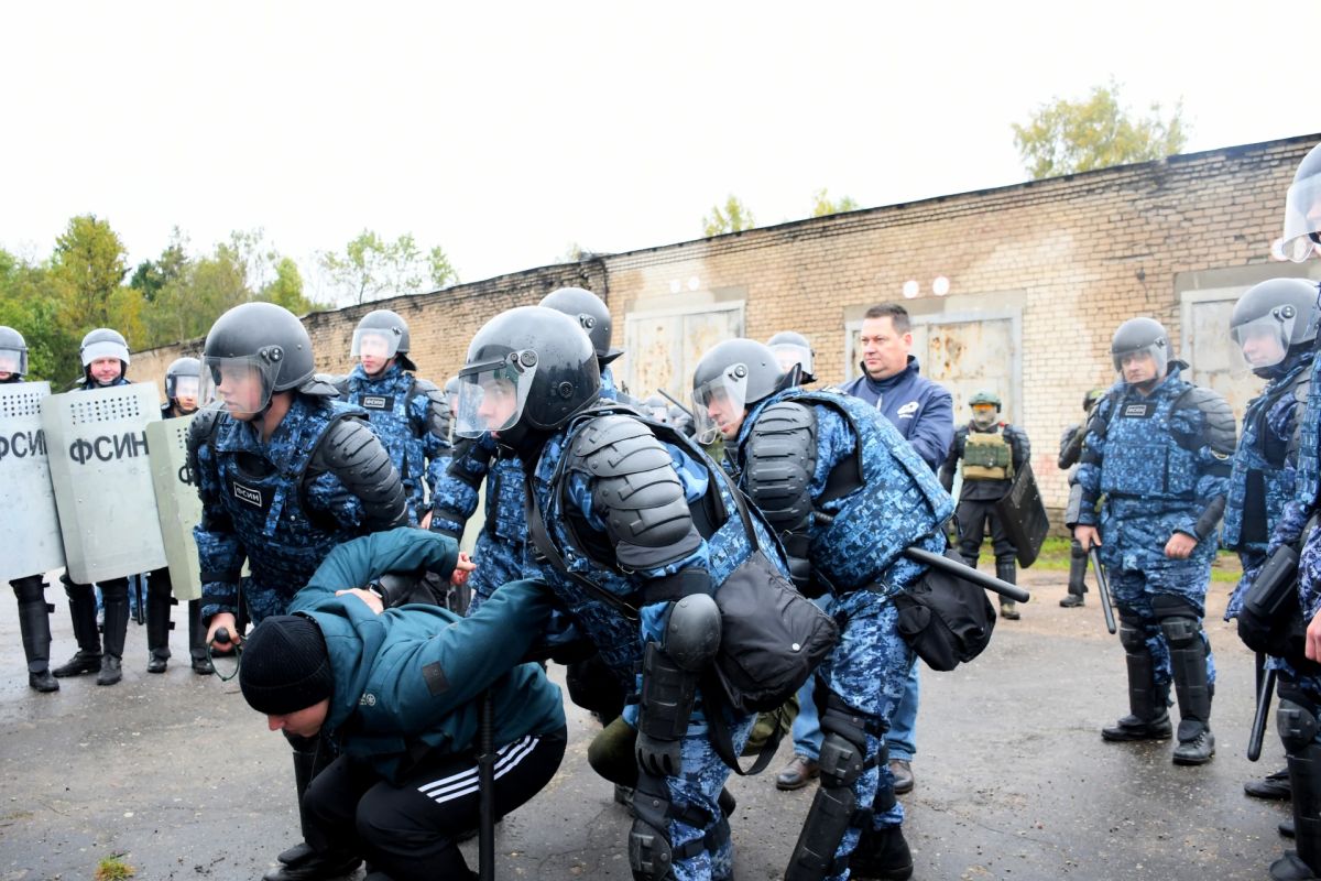 На базе ИК-4 состоялось учение по ликвидации массовых беспорядков и освобождению заложников На базе ИК-4 состоялось учение по ликвидации массовых беспорядков и освобождению заложников