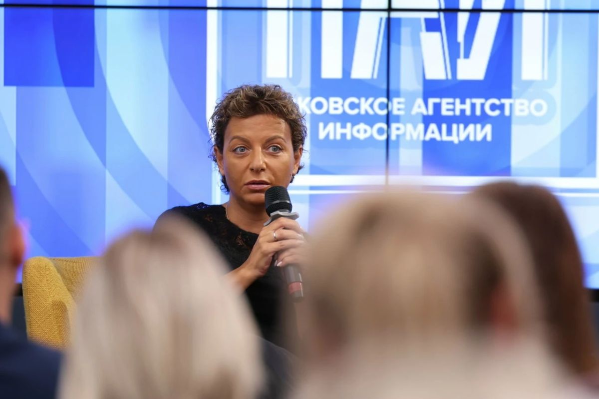 Главный редактор медиагруппы «Россия сегодня» Маргарита Симоньян в эфире программы Владимира Соловьёва на телеканале «Россия 1» рассказала о своей встрече с переехавшими в Псковскую область иностранцами