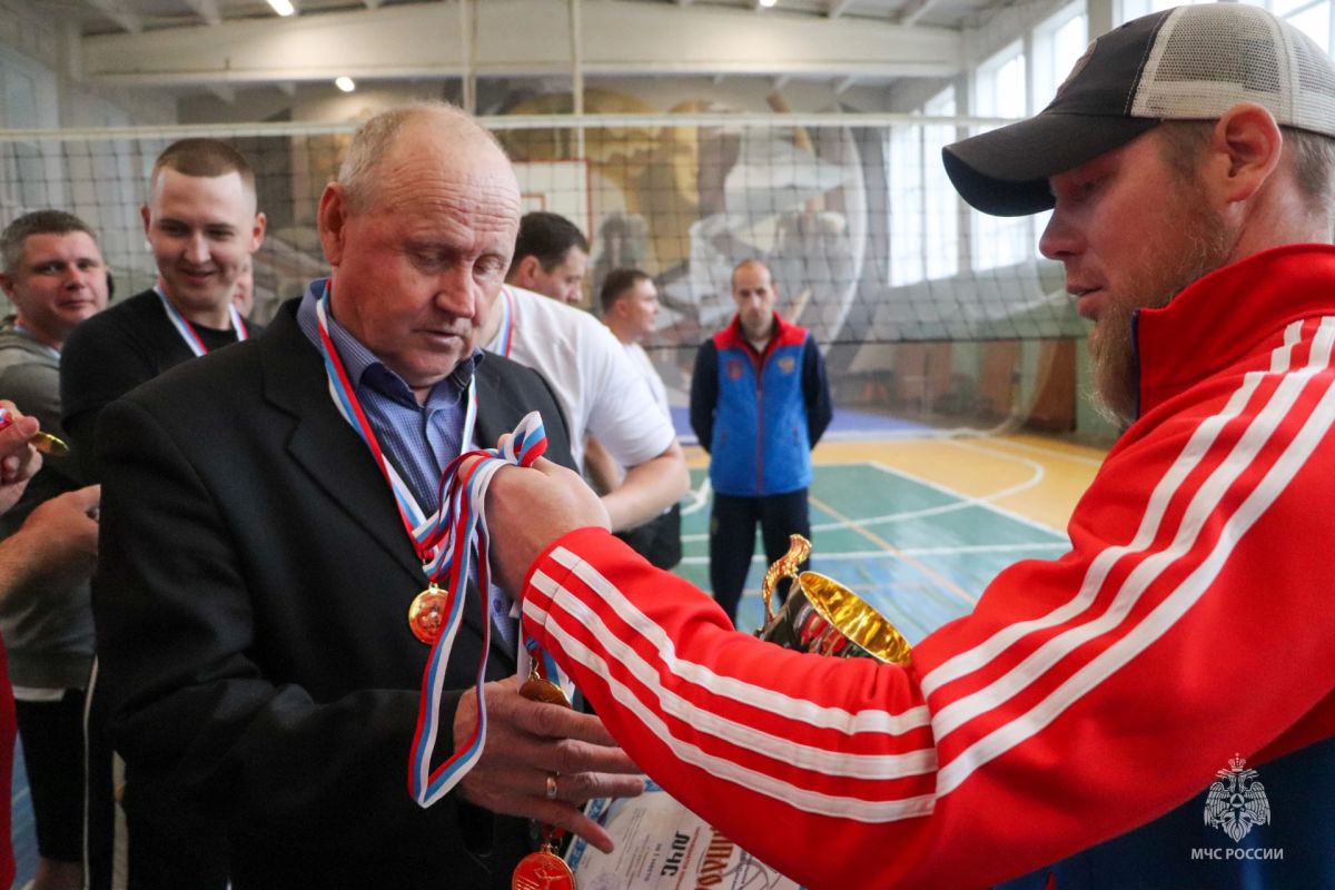 Волейбольная команда заняла на Чемпионате золото Волейбольная команда заняла на Чемпионате золото