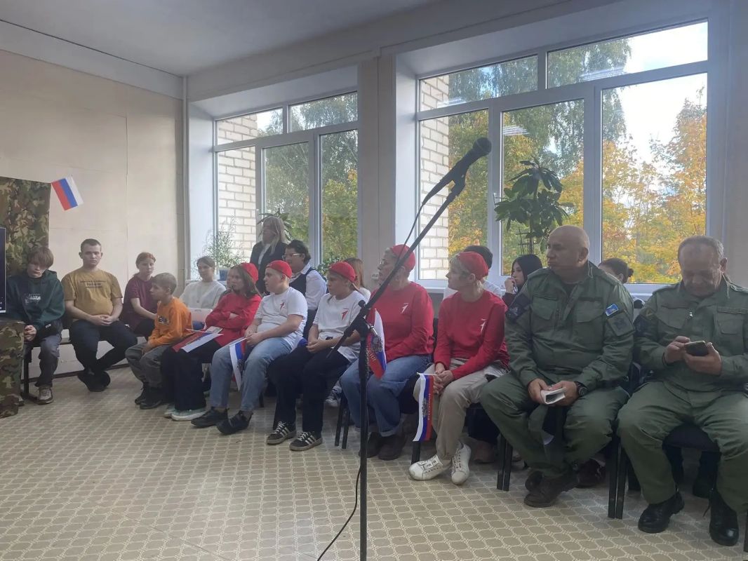 Виталий Киселев: Вчера в Гдовской музыкальной школе прошёл телемост, посвящённый Дню воссоединения Донбасса и Новороссии с Россией Виталий Киселев: Вчера в Гдовской музыкальной школе прошёл телемост, посвящённый Дню воссоединения Донбасса и Новороссии с Россией
