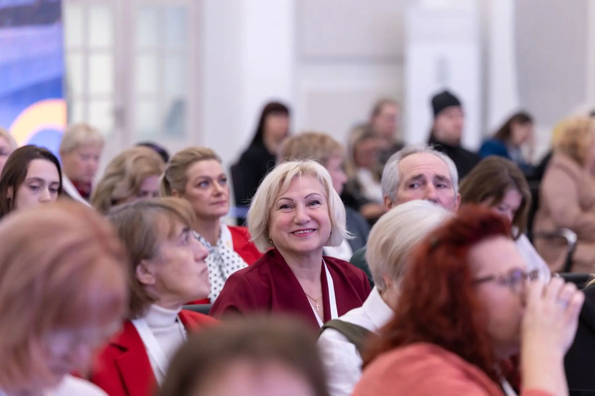 Второй день форума «Сила бренда – экономическое будущее регионов» стартовал с пленарного заседания «Государство как бренд-менеджер территорий: перспективы и ключевые инструменты» в актовом зале правительства Псковской... Второй день форума «Сила бренда – экономическое будущее регионов» стартовал с пленарного заседания «Государство как бренд-менеджер территорий: перспективы и ключевые инструменты» в актовом зале правительства Псковской...