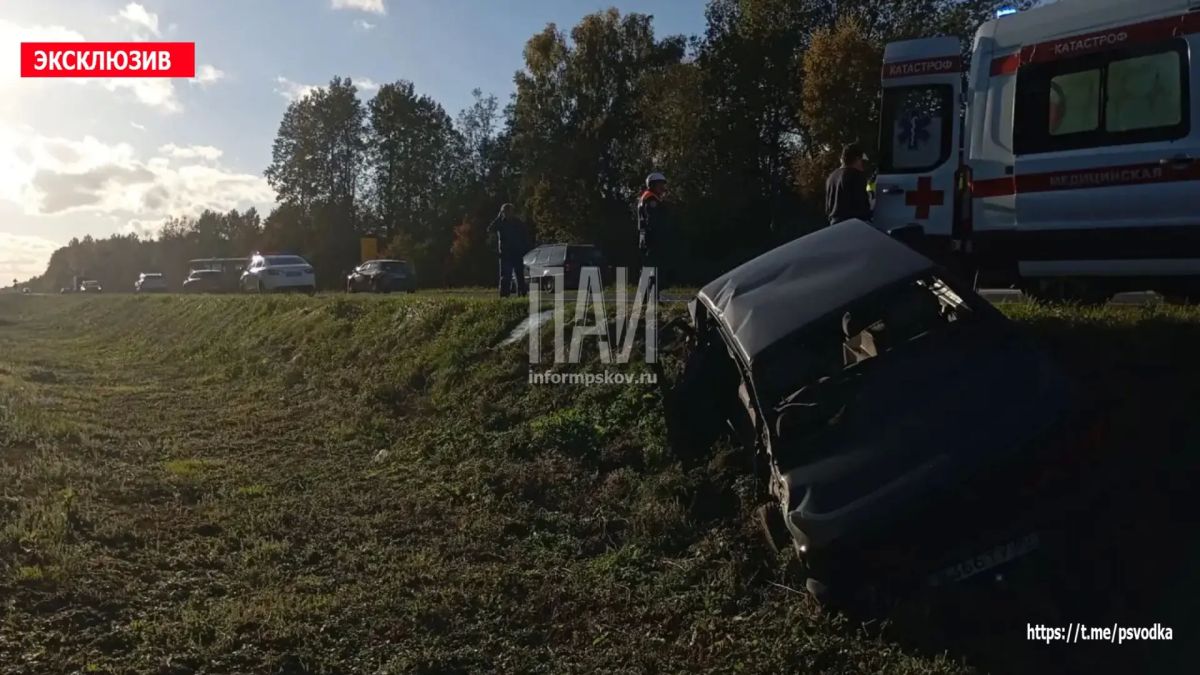 В Псковском районе, у деревни Станки, произошло столкновение автобуса ПАЗ и автомобилей ВАЗ-2115 В Псковском районе, у деревни Станки, произошло столкновение автобуса ПАЗ и автомобилей ВАЗ-2115