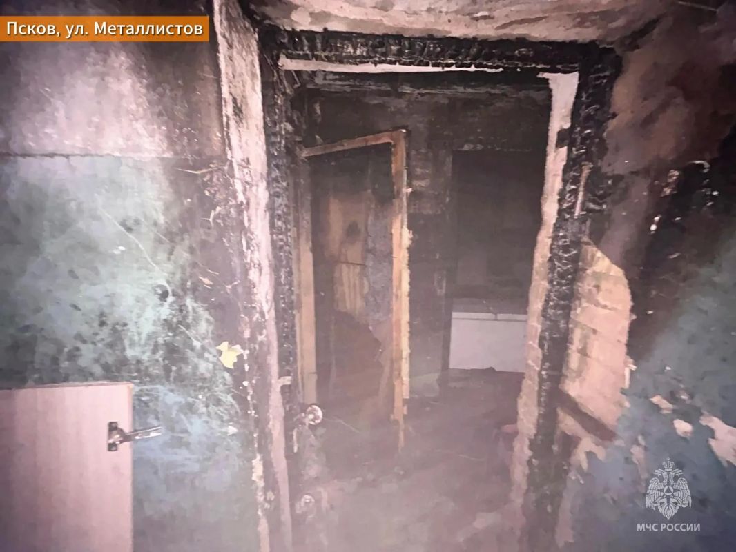 Сводка МЧС: 3 пожара за сутки, в Пскове горел подъезд