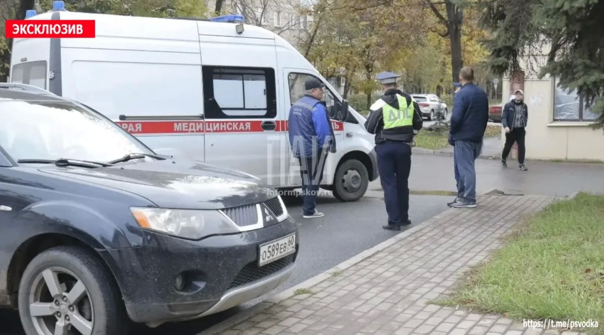 ДТП произошло на улице 3-й Ударной Армии в Великих Луках ДТП произошло на улице 3-й Ударной Армии в Великих Луках